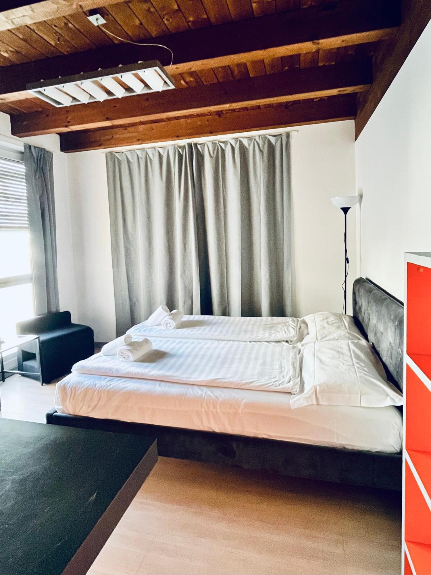 Guesthouse University By Lr - Self Check In ルガーノ エクステリア 写真