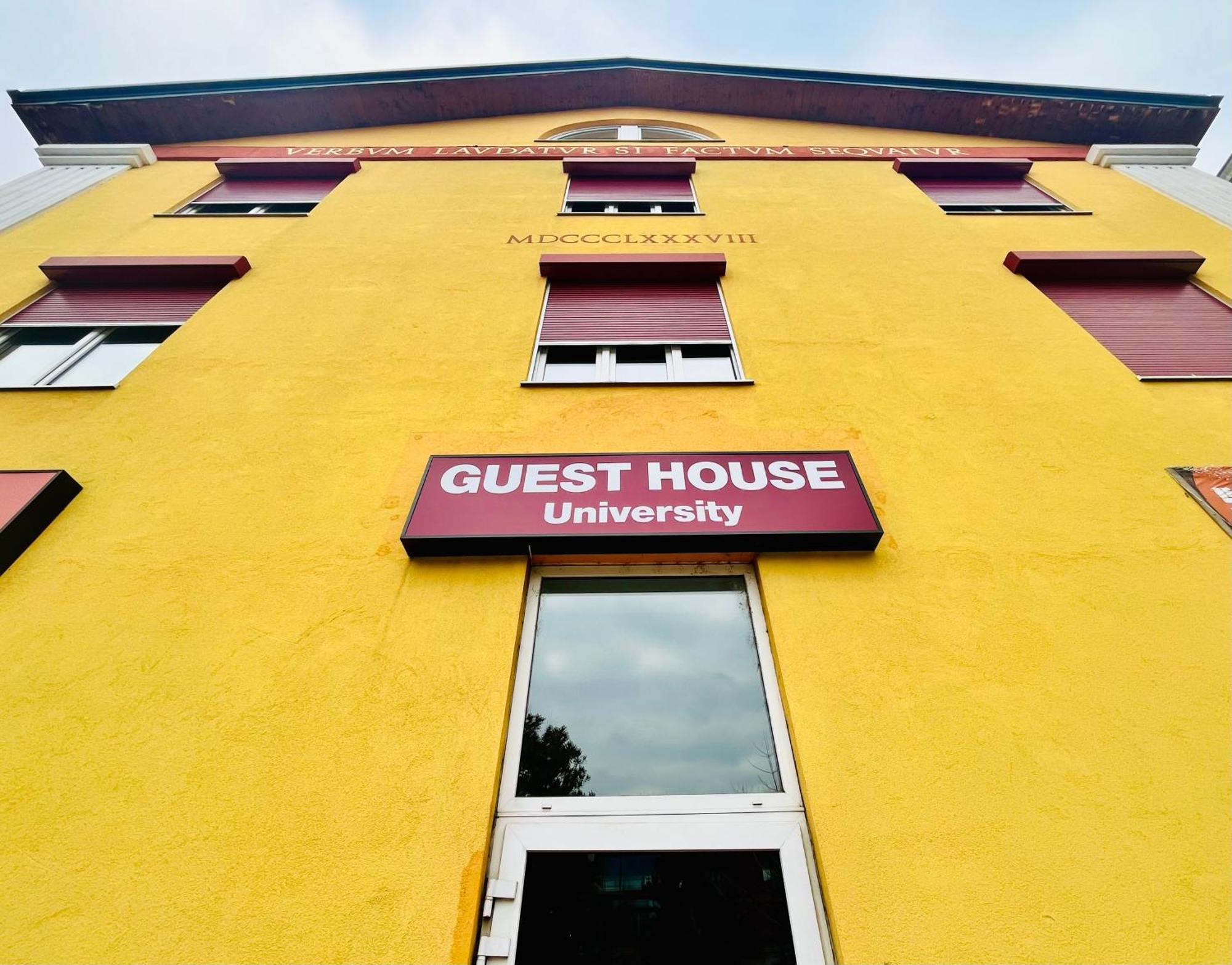 Guesthouse University By Lr - Self Check In ルガーノ エクステリア 写真